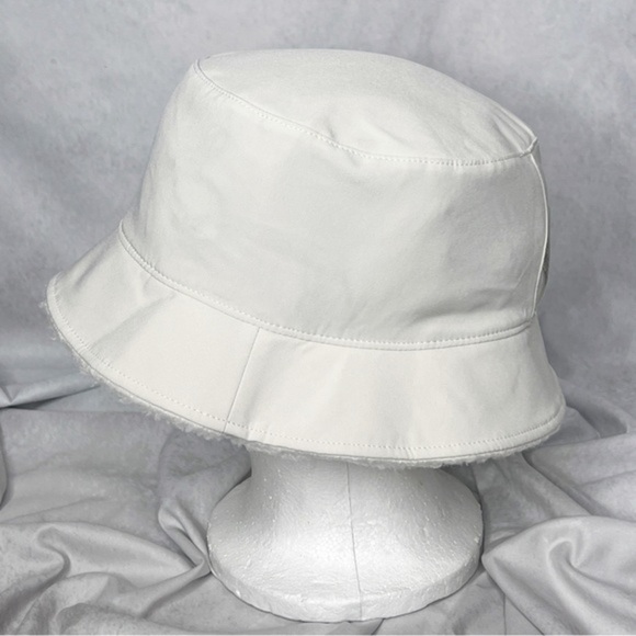 LULULEMON New Year Bucket Hat Reversible Hat Rabbit Bunny Fleece Size‎ M/L - Picture 14 of 16